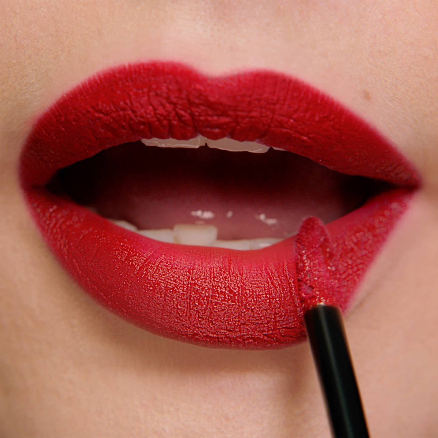 Lip application Super Stay Matte Ink